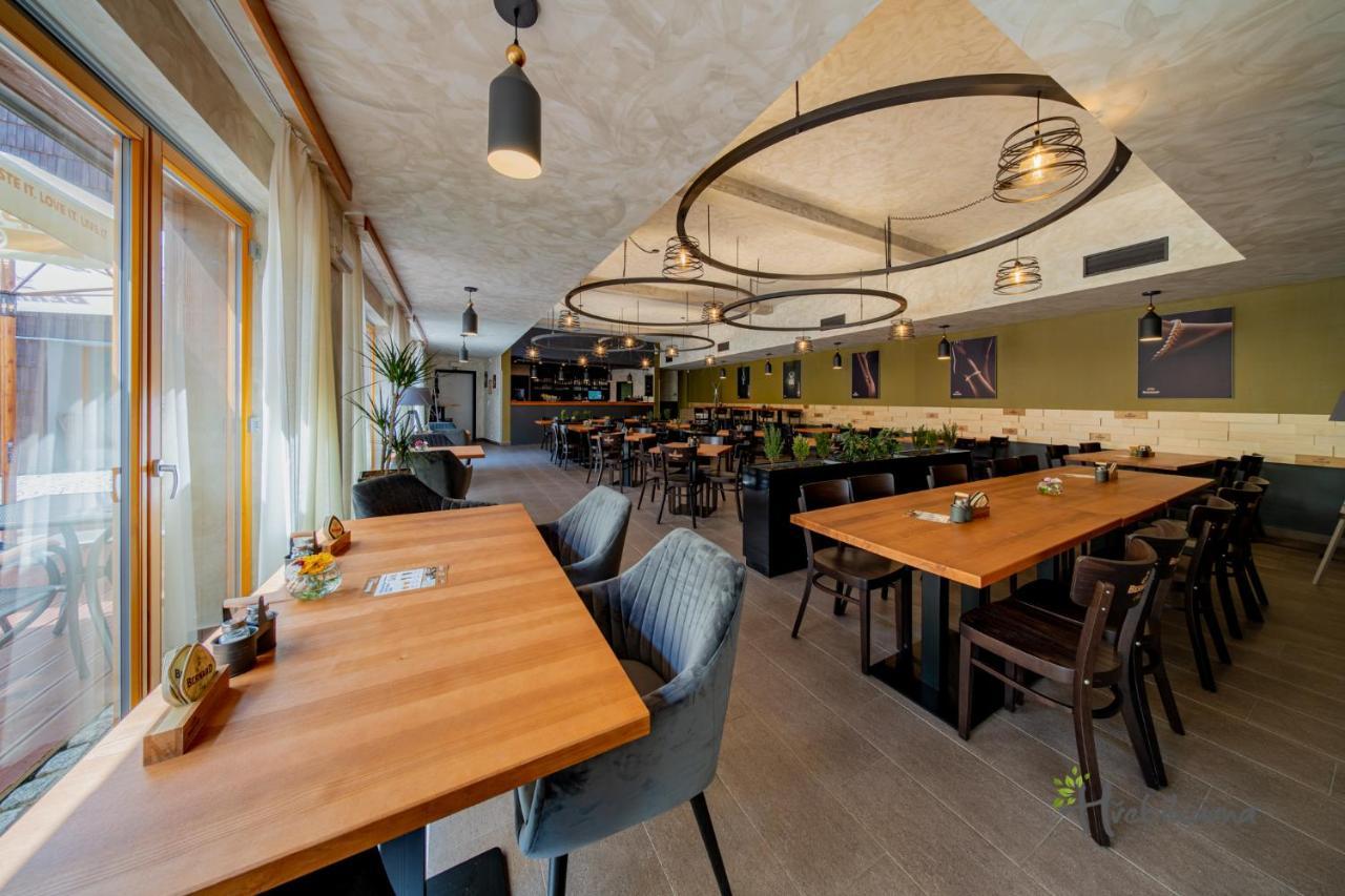 Restaurace A Pension Hrebikarna Chomutov Extérieur photo