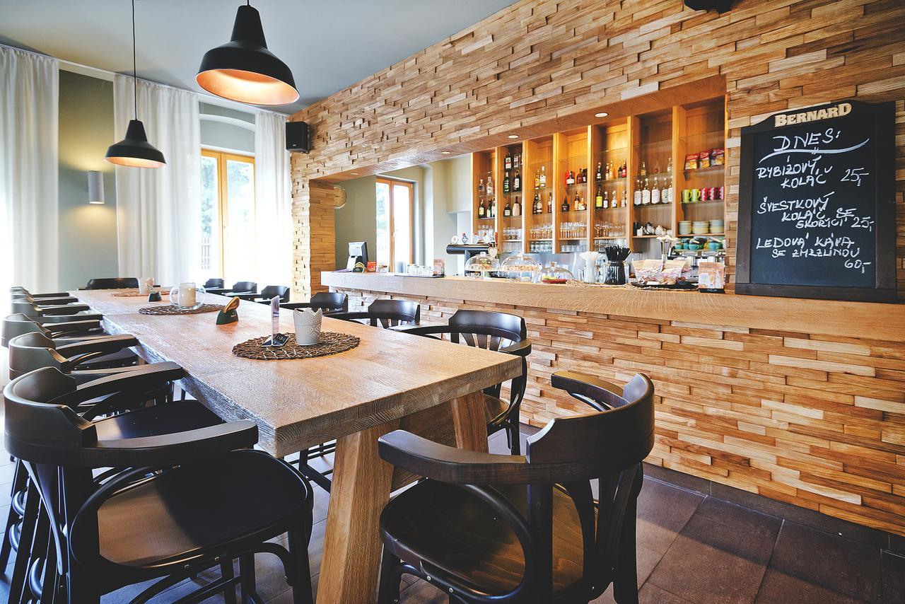 Restaurace A Pension Hrebikarna Chomutov Extérieur photo